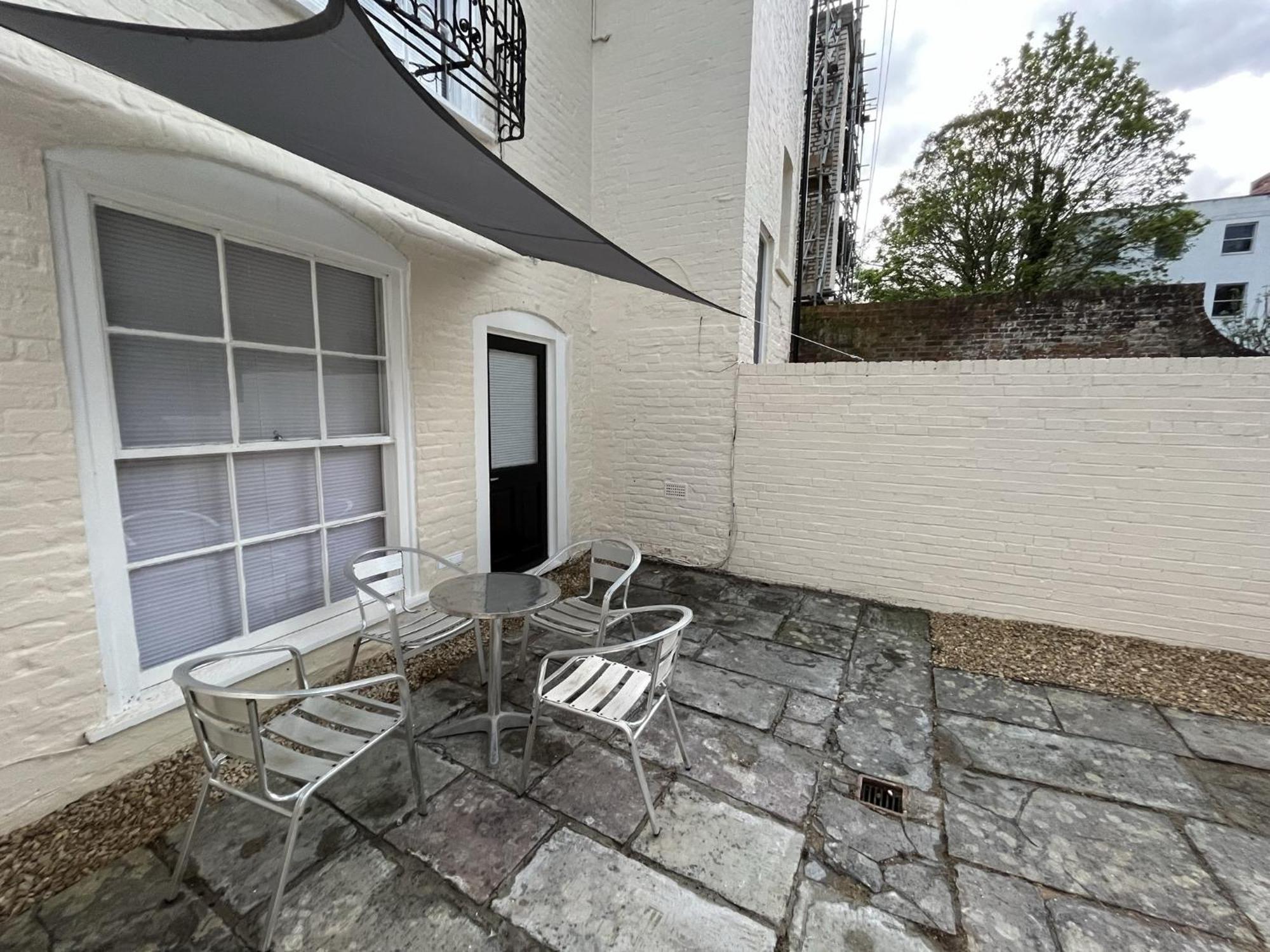 The Cozy Apartment Gloucester Exterior foto